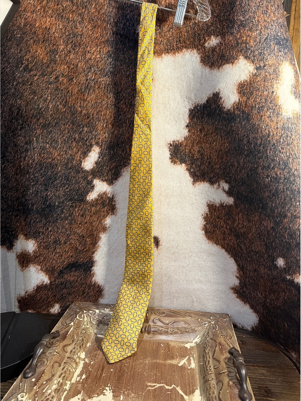 Brooks Brothers "346" Yellow Silk Tie with Chain Link Pattern